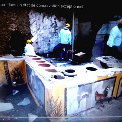 Pompeii boost » Pompeii "fast food bar" with cringeworthy anti-gay graffiti, voted Top 10 archaeological find for 2021 » Human Evolution News » 3